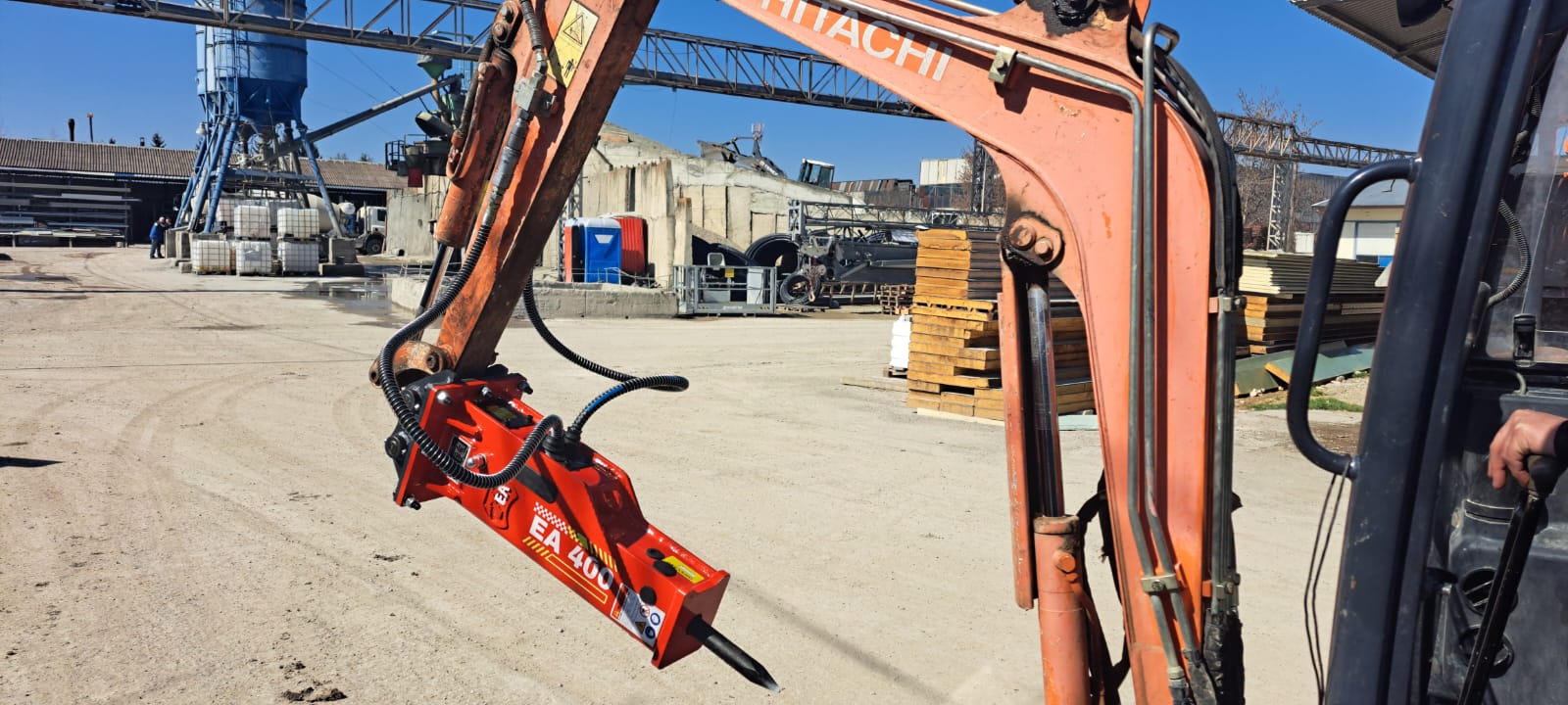 Picoane Hidraulice pentru Excavatoare și Mini Excavatoare | Euro Atasamente